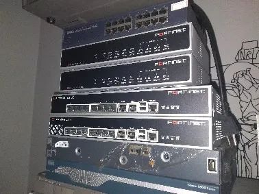 Switchs,Roteadores,Firewall,Patch panel,varios aparelhos,informatica e rede,tenho varios - Foto 5
