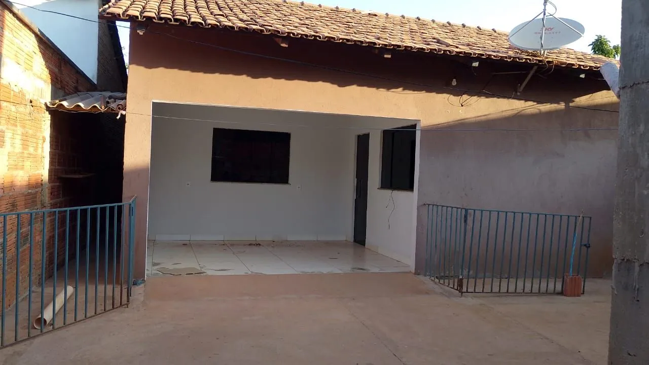 VENDO CASA $ 150 mil  / ACEITO PROPOSTA