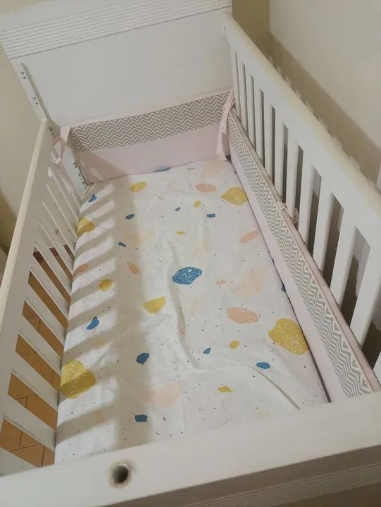 Vendo berço com colchão   - Foto 3