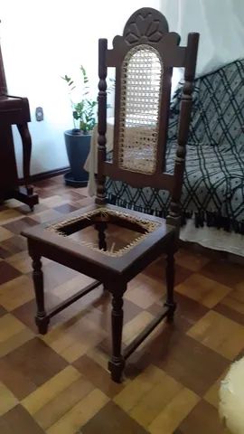 Cadeira antiga palhinha