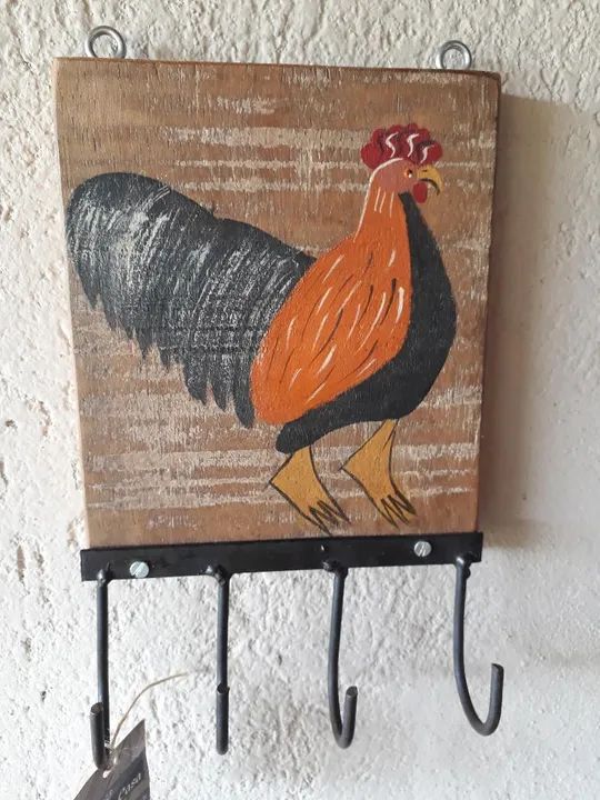 Porta-chaves rústico com pintura de galo - Foto 4