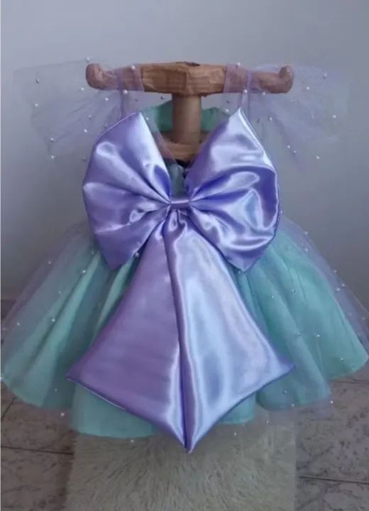vestido princesa festa sereia verde com tule lilás e pérolas Tam 1 ano  - Foto 2