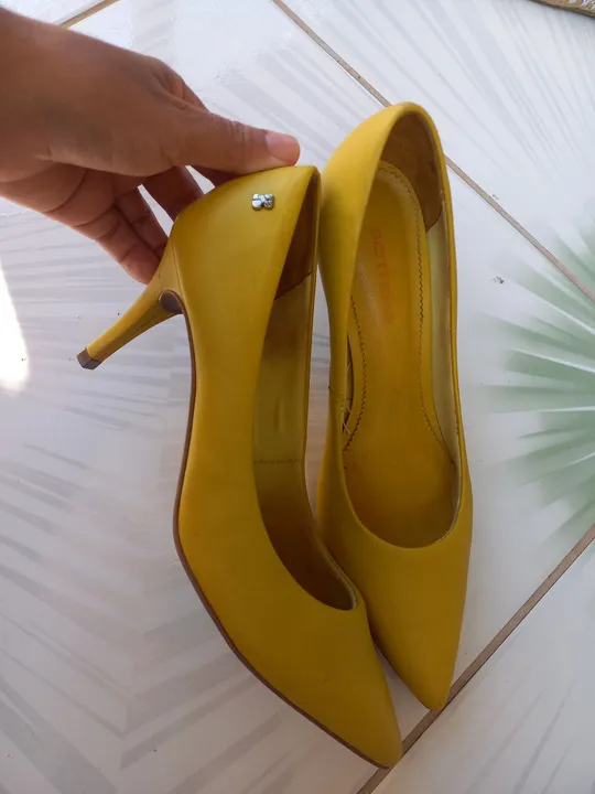 Salto Alto Feminino Amarelo