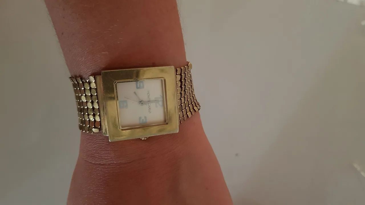 Relógio Feminino Dourado com Pulseira de Malha - Foto 4