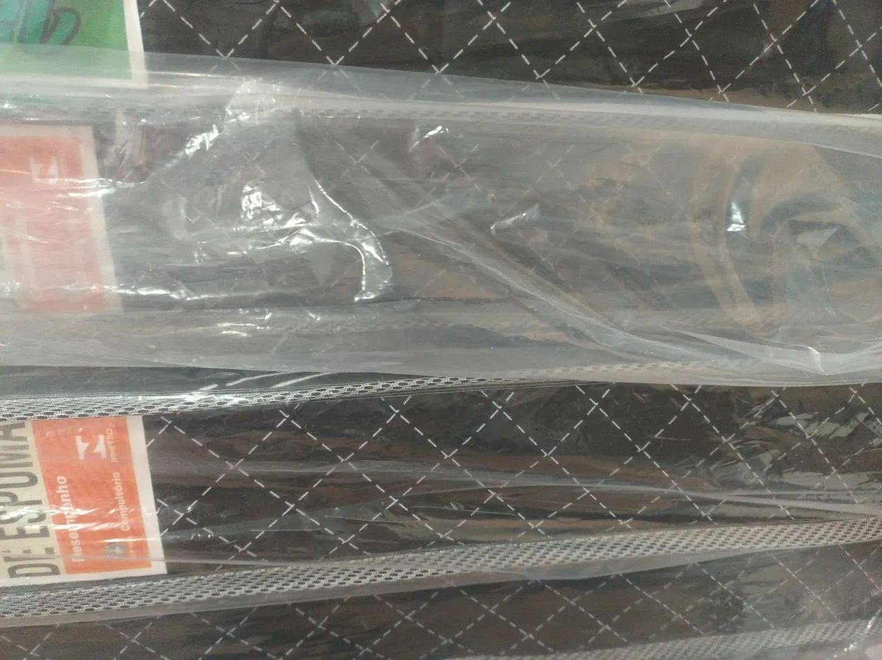 Colchão solteiro tecido preto anti ácaro 