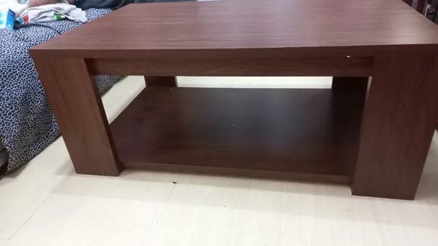Mesa de Centro para sala na cor marrom clara nova conservada bom estado.