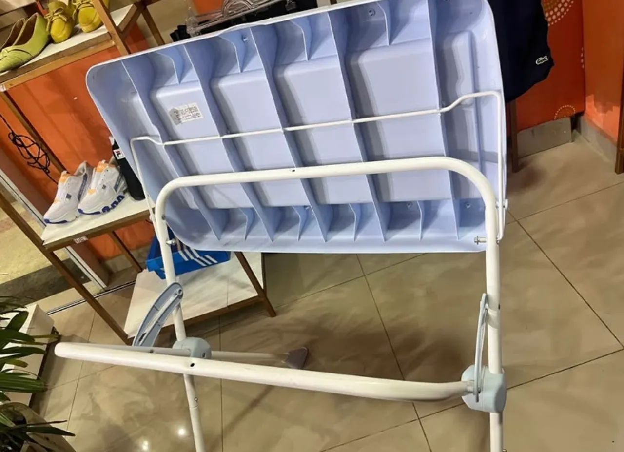 Trocador de bebê dobrável azul - Foto 4