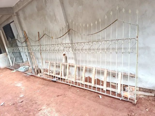 Portão com Grade 420353608883251202