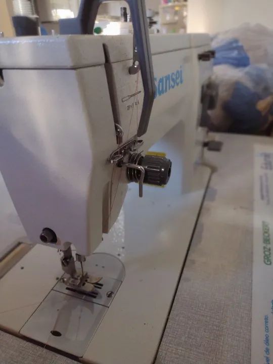 Máquina de Costura 3 potinhos retaIndustrial Sansei - Foto 2