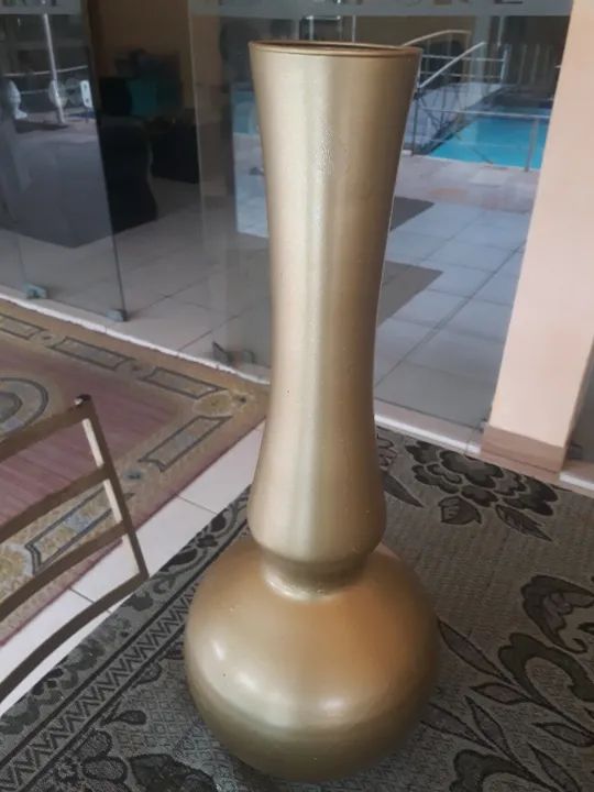 vasos dourados e transparentes com base dourada - Foto 3