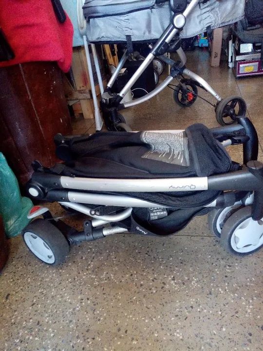 Carrinho quinny de passeio seminovos 
