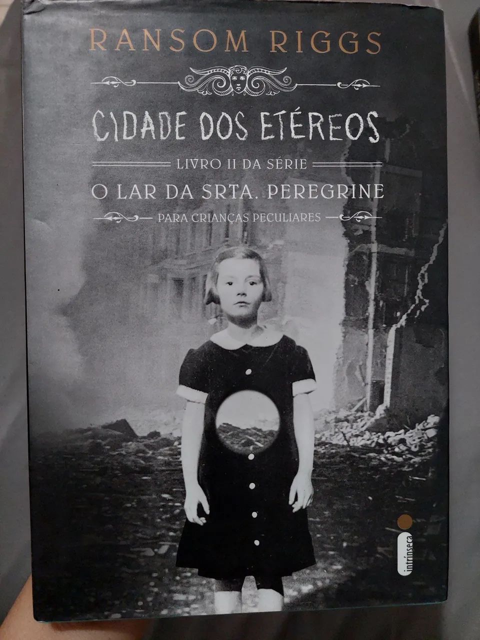 Coleção O Lar da Srta. Peregrine para Crianças Peculiares - Ransom Riggs - Foto 3