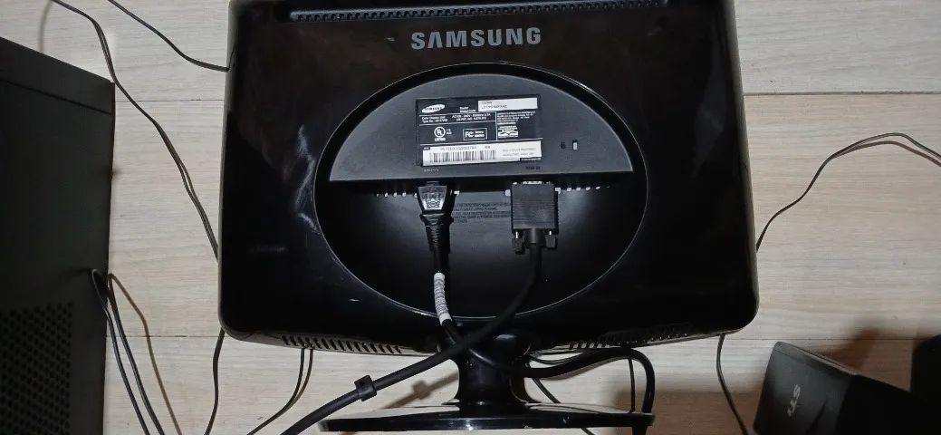 Monitor Samsung 17''  732nw Syncmaster - Foto 3