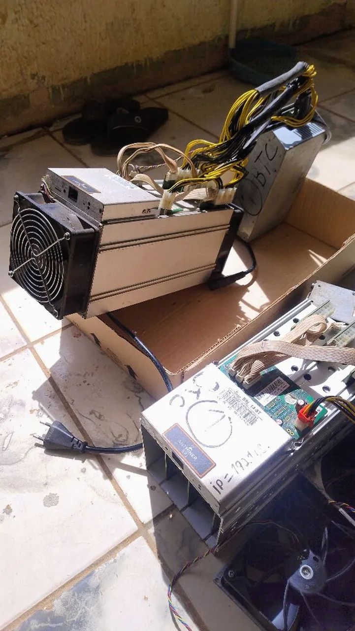 Minerador de Criptomoedas - Antminer S9J