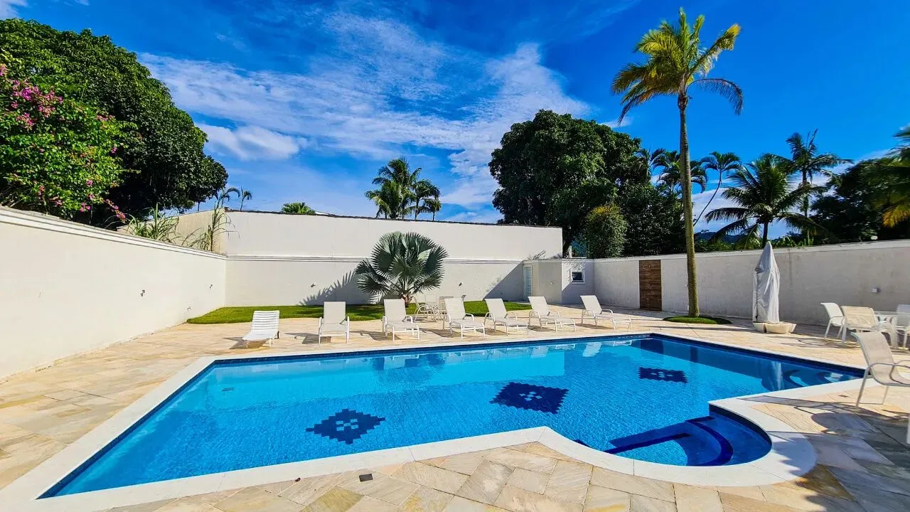Casa A VENDA no condomínio Jardim Acapulco NA praia do Guarujá