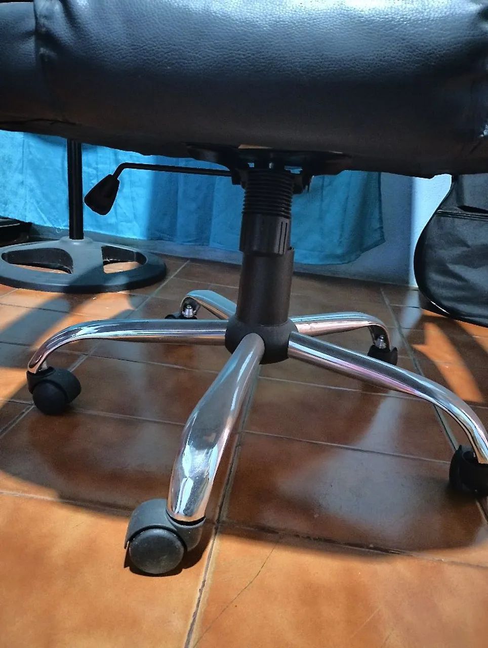 Cadeira de escritório 64301539778689121