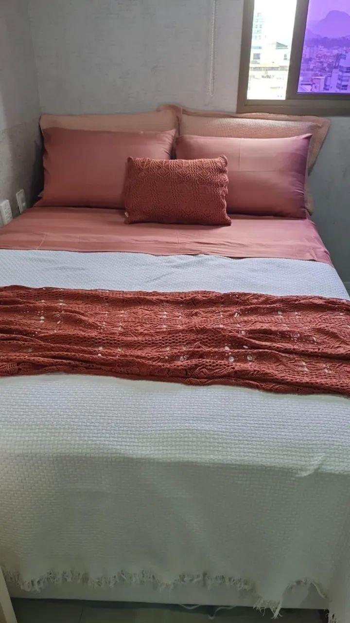 PESEIRA E CAPA DE ALMOFADA DE TRICÔ COR TERRACOTA, MARCA LUANA RAMALHO - Foto 4