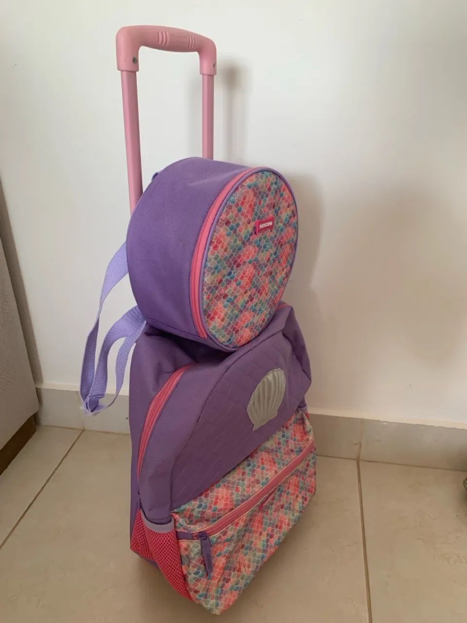 Mochila e lancheira com rodinha sereia sestini  - Foto 2