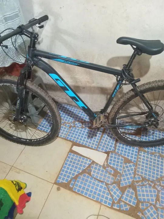 Bicicleta de Mountain Bike GT - Foto 2