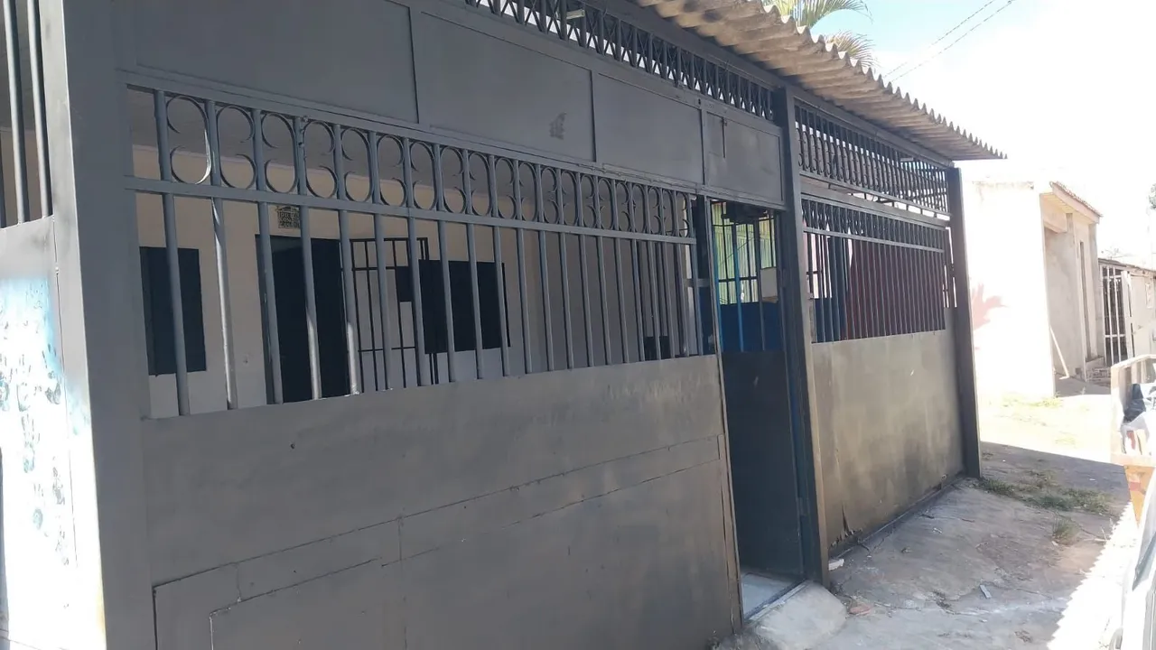 ÁGIO DE CASA NA 803 DO RECANTO DAS EMAS