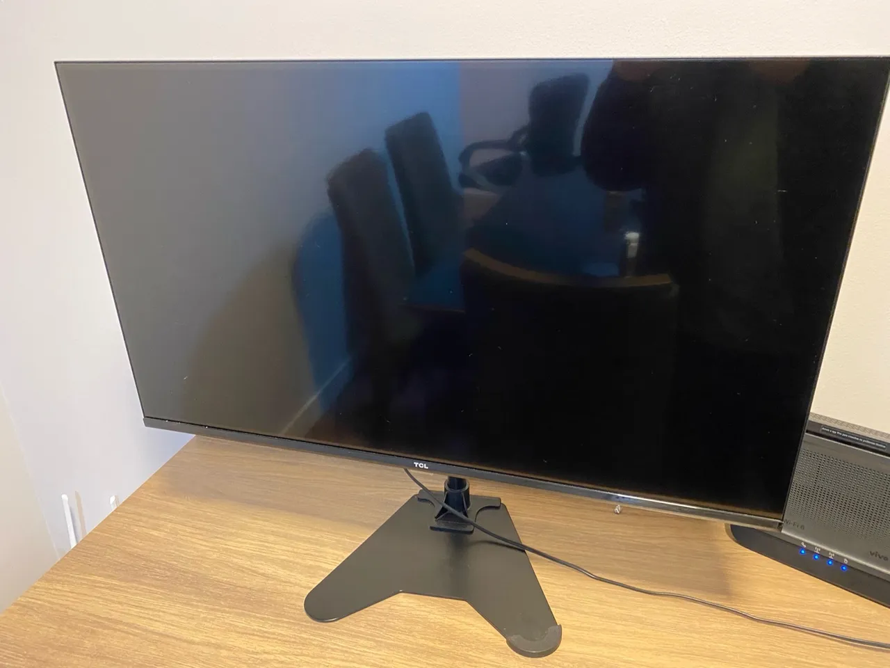 Smart TV / Monitor LED 32" FullHD com Suporte vertical
