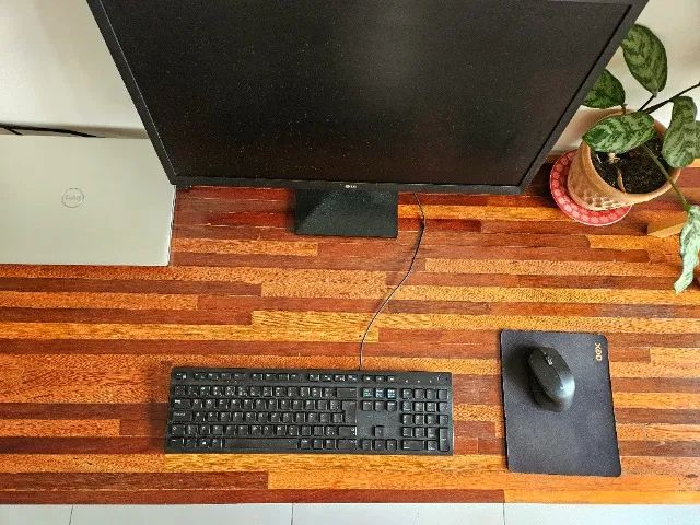 Mesa escrivaninha 135 x 60 de madeira de lei e ferro - Foto 3