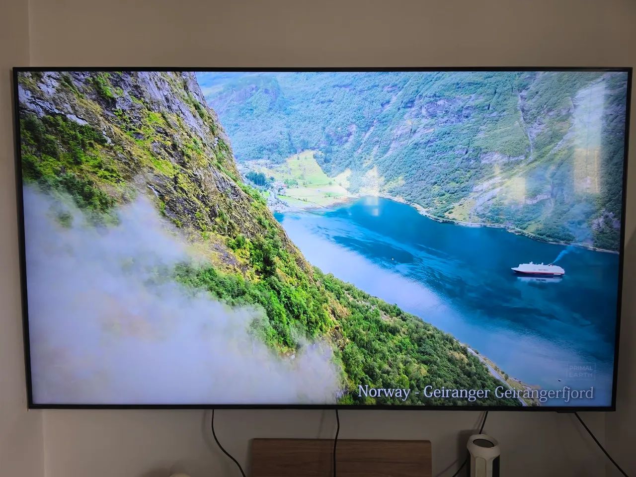 Smart TV QLED Samsung 65 polegadas 4K - tela com listras QN65Q70AAG 