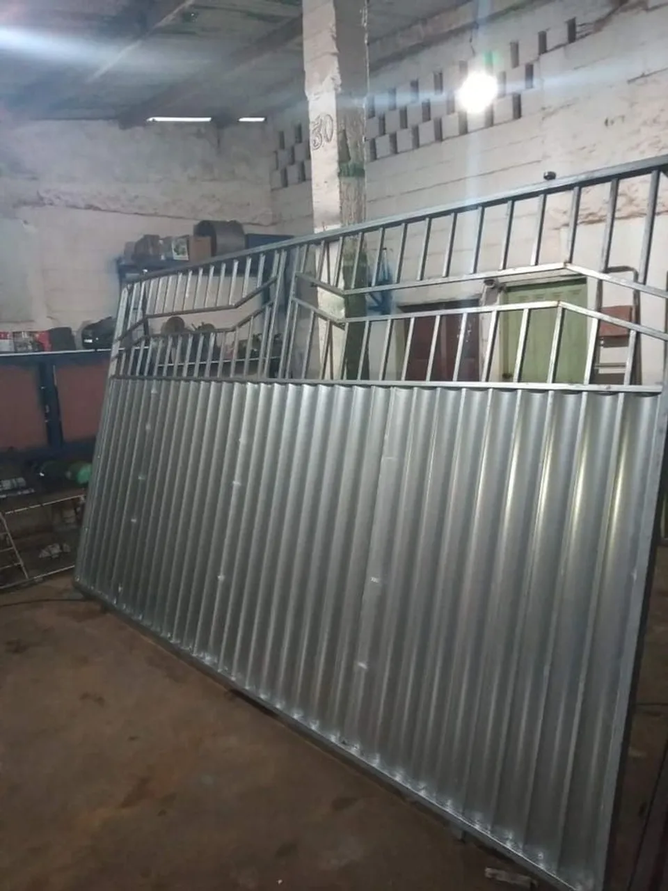 Serviços de serralheiro em geral