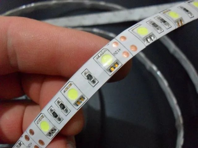 fita de led branca 5050 + fonte complet - Foto 3