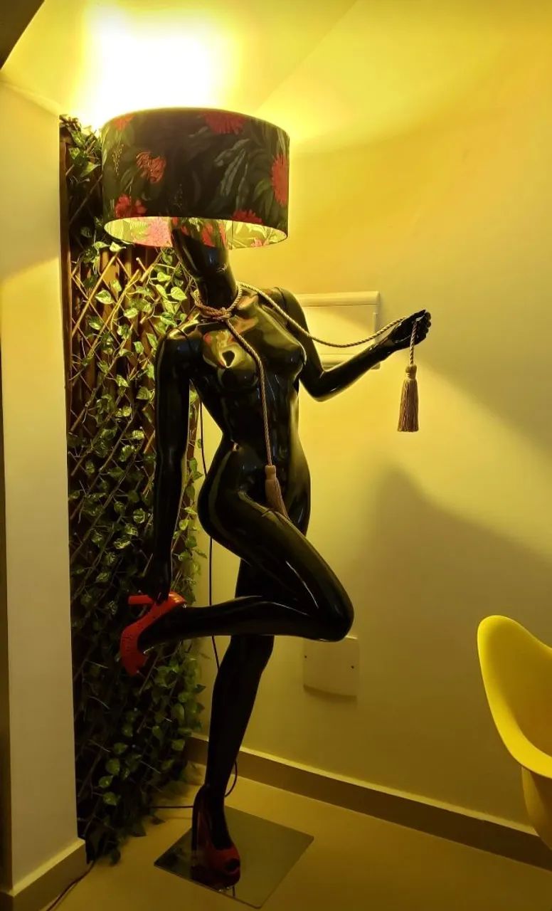 Abajur de chão - estilizado e moderno - Foto 2