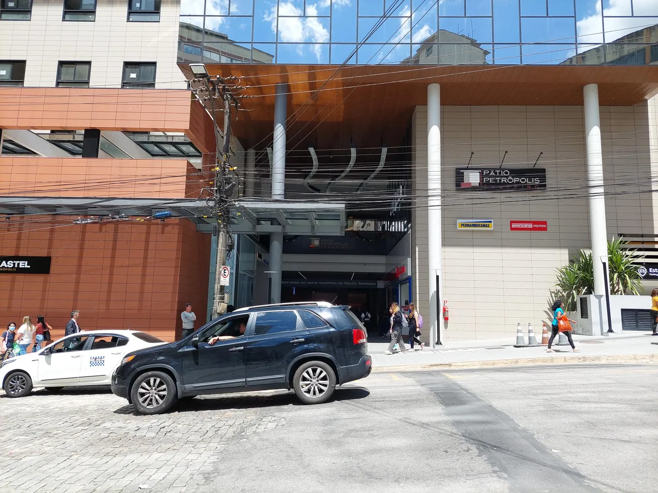 Salas Centro, aluguel e venda, amplas, Shopping Pátio Petrópolis - Petrópolis - RJ