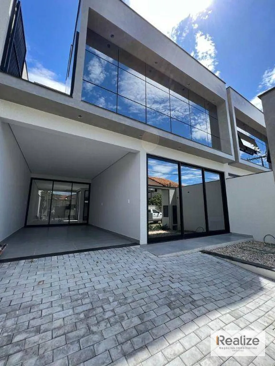 Sobrado com 3 dormitórios à venda, 165 m² - Tabuleiro - Barra Velha/SC