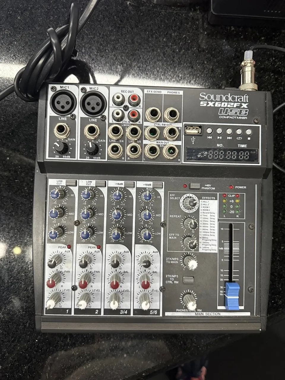 Mesa de Som Soundcraft SX602FX USB