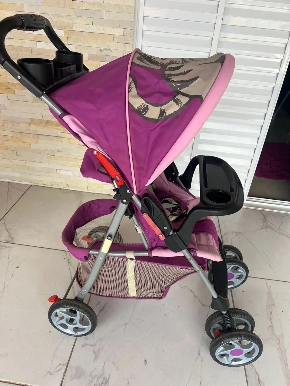 Carrinho de bebê rosa galzerano - Foto 4