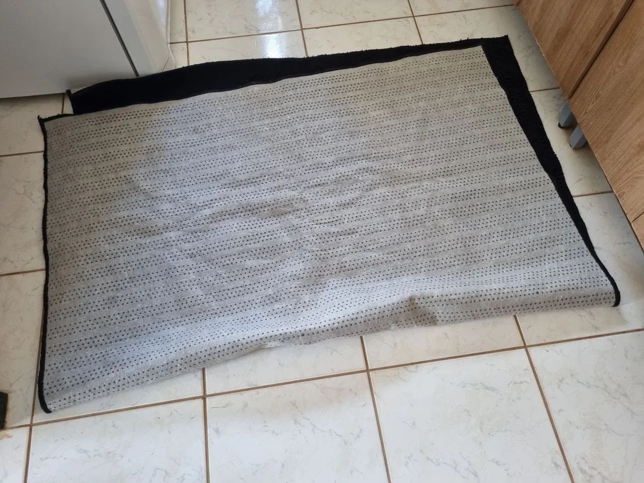 Tapete preto felpudo