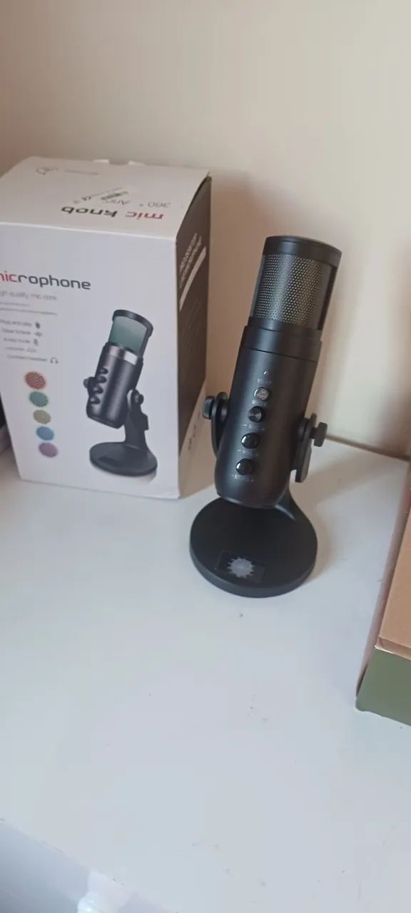 Microfone Gamer Profissional com Design Moderno e Iluminação - Foto 4