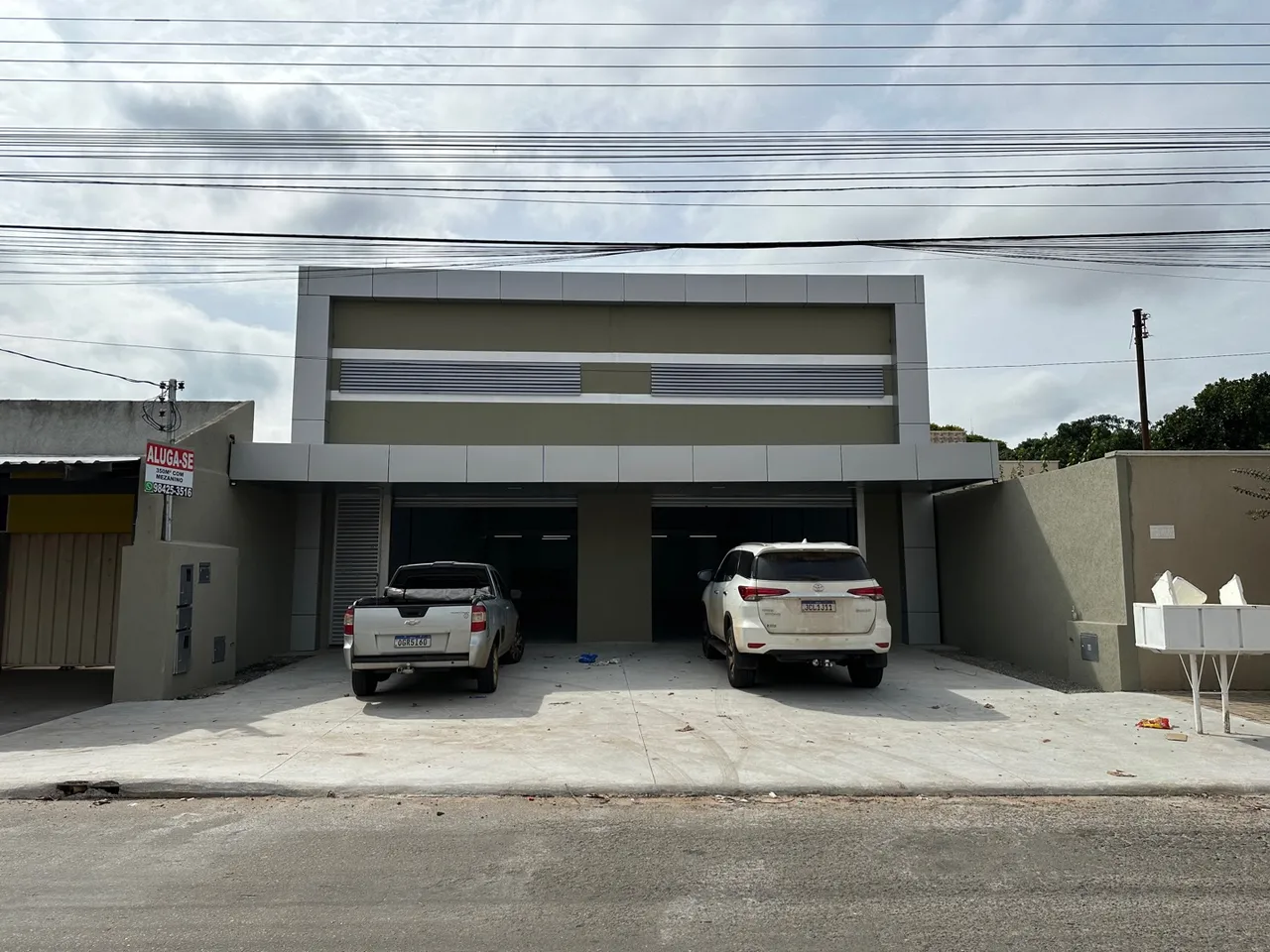 Galpão Comercial 300 m2 com mezanino