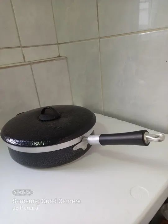 Vendo Jogo de panela grande 2 panela 1 frigideira.  - Foto 2