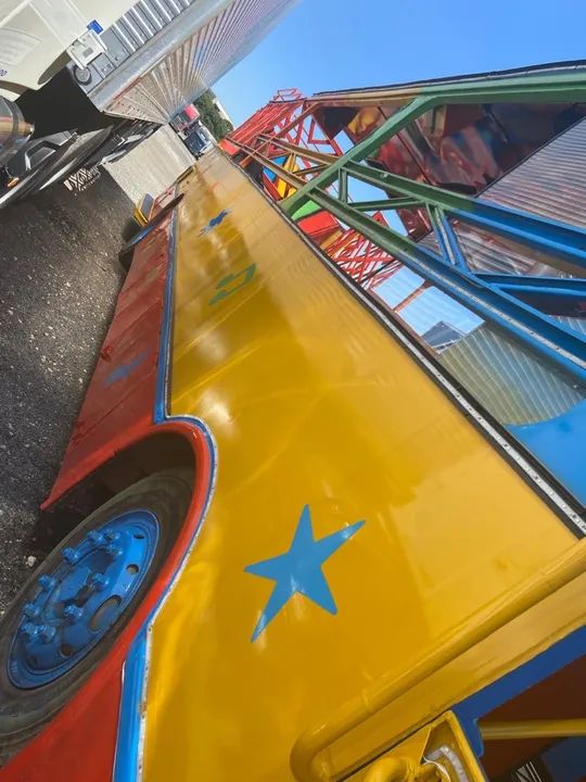Ônibus Colorido para Diversão - Foto 3