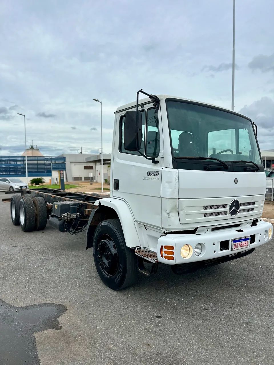 MERCEDES-BENZ/1718 3-Eixos - Foto 2