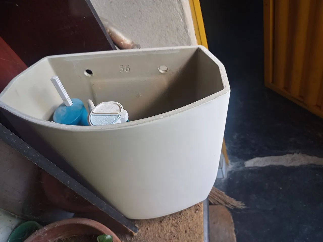 Caixa de descarga para vaso sanitário - 56