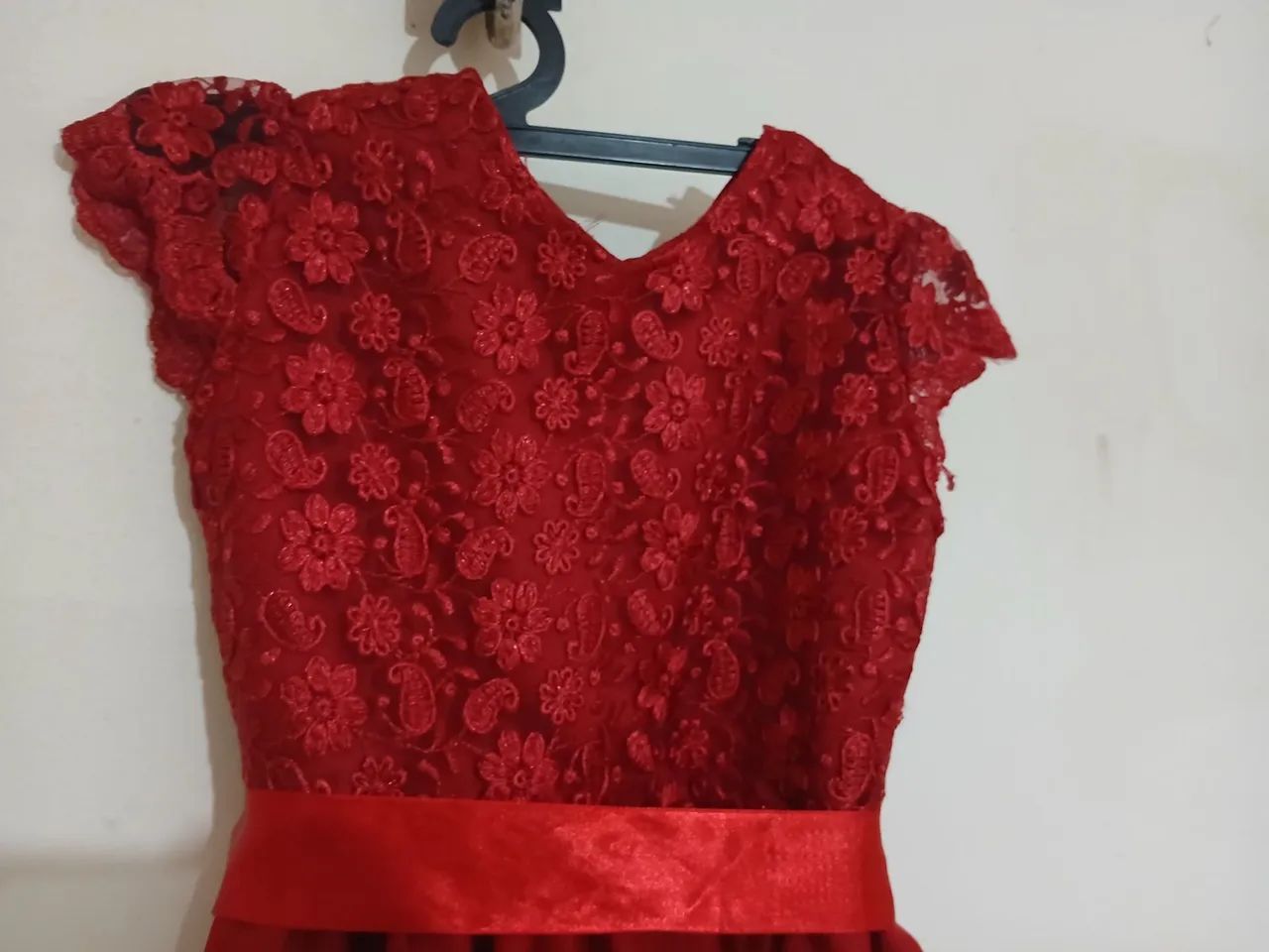 Vestido de renda vermelho para menina - Foto 3