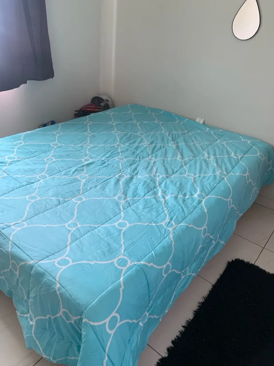 Edredom de Cama Casal Azul com Detalhes Brancos