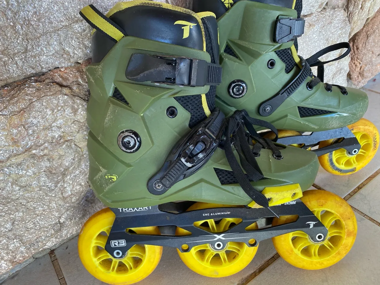 Patins Profissional Traxart R3 3x110mm