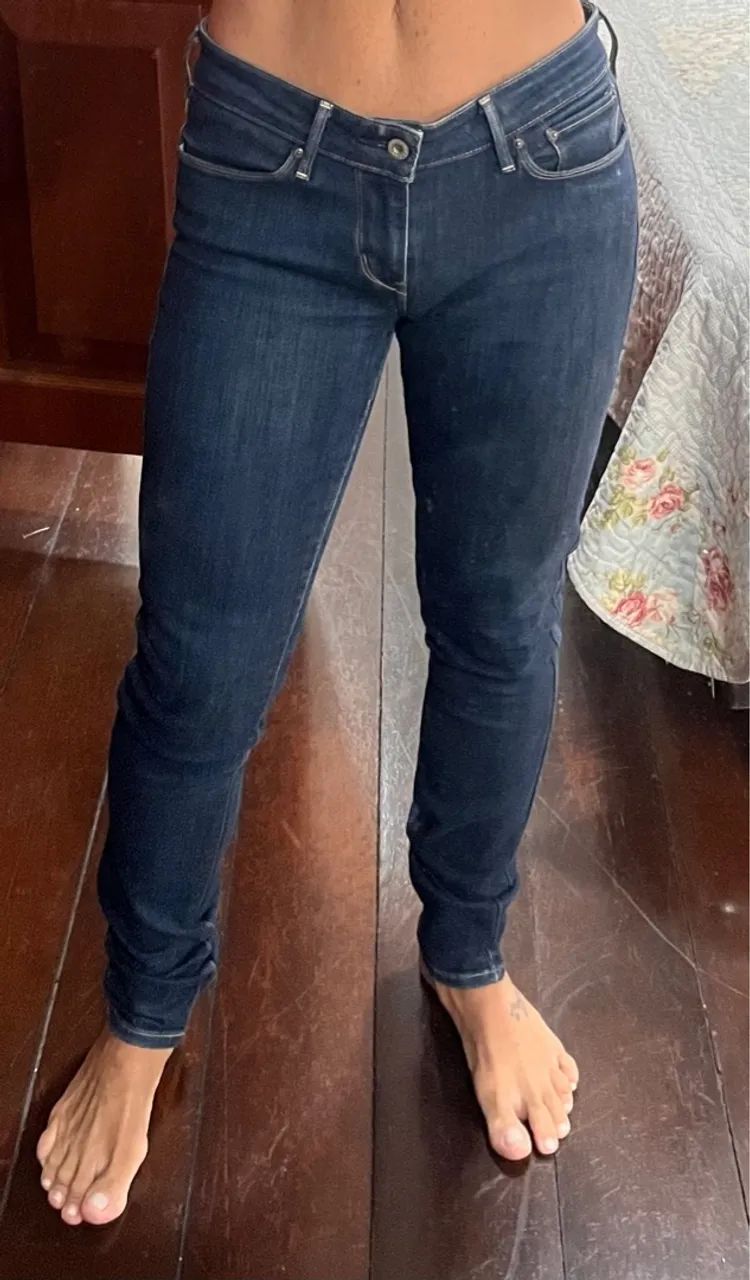 Calça Jeans Preta Skinny e jeans levíssima - Foto 2