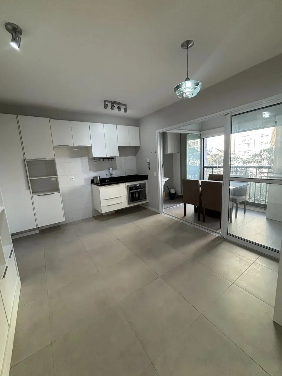 Apartamento com 1 Quarto e 1 banheiro para Alugar, 38 m² por R$ 2.500/Mês