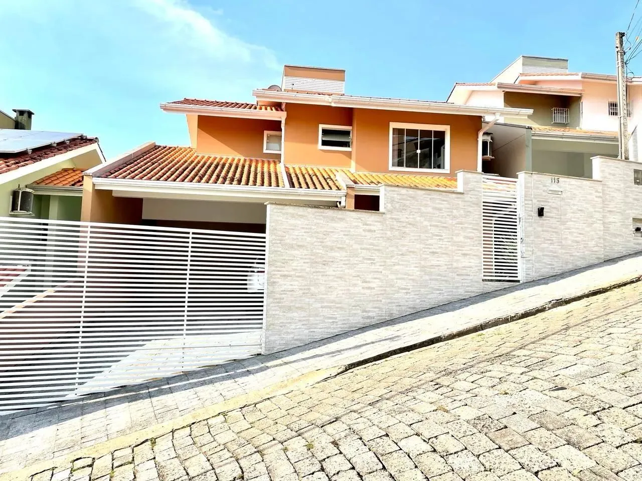 Casa com 3 dormitórios à venda por R$ 890.000,00 - Escola Agrícola - Blumenau/SC