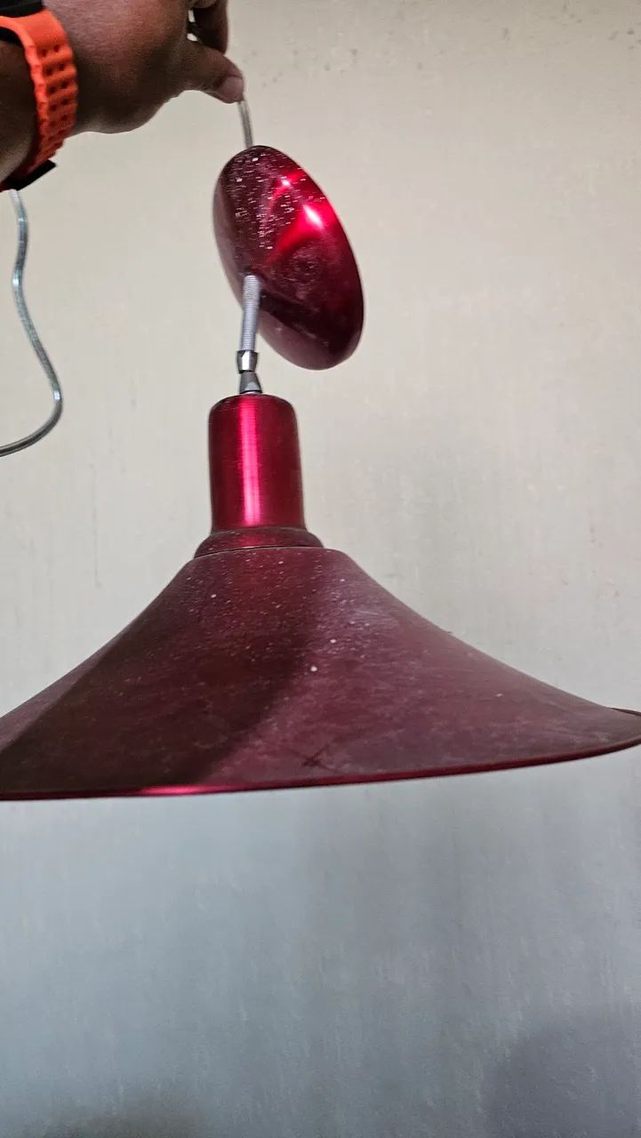 Vendo esse lustre por 50 reias 