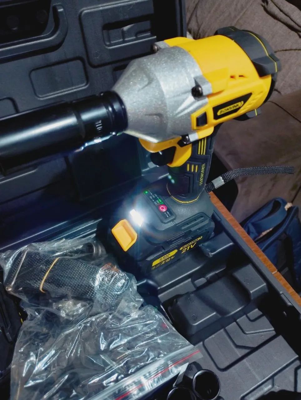 Chave de Impacto 21V Brushless Bivolt - Nova! - Foto 4