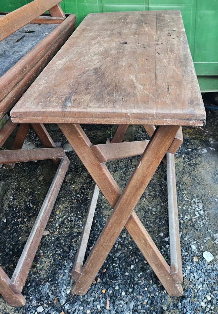 Mesas para bar e restaurante em Madeira Maciça.